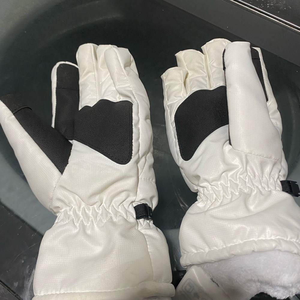 Timberland White and Black Winter Gloves